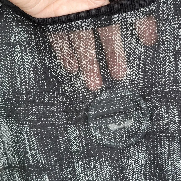 LANE BRYANT Black and‎ White Semi Sheer Blouse - Picture 5 of 9